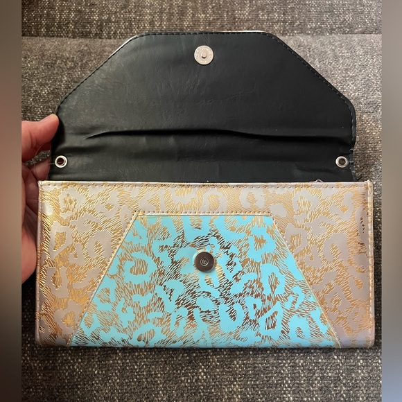 Turquoise & Gold Leopard Print Clutch - Picture 4 of 11